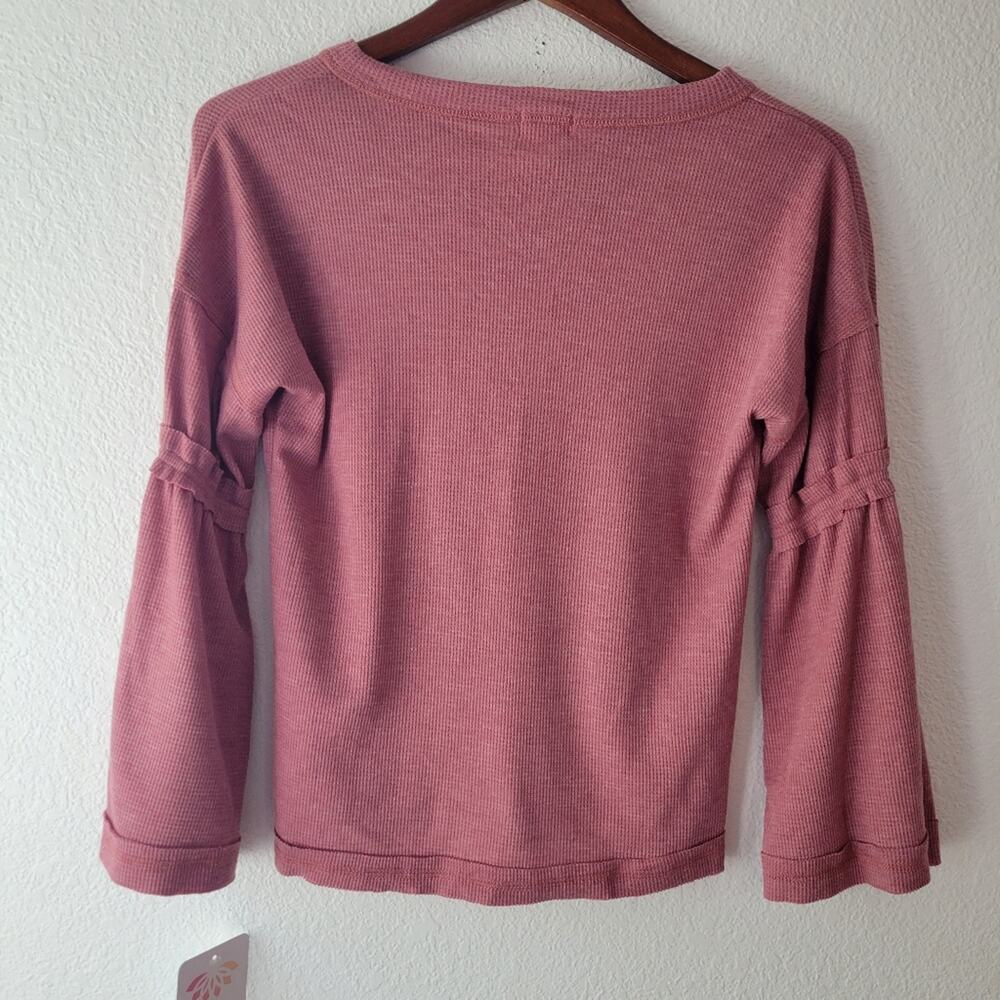 Baea Thermal Waffle Knit V-neck Tiered Bell Sleeve Top Size Medium Boho Bohemian - Picture 6 of 7